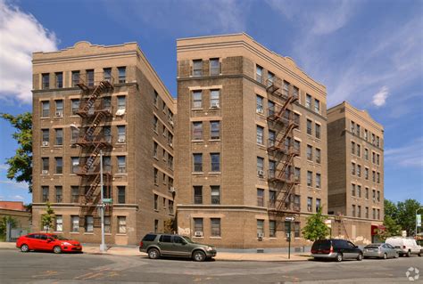 2186 Strang Ave Unit B. . Apartments to rent bronx ny